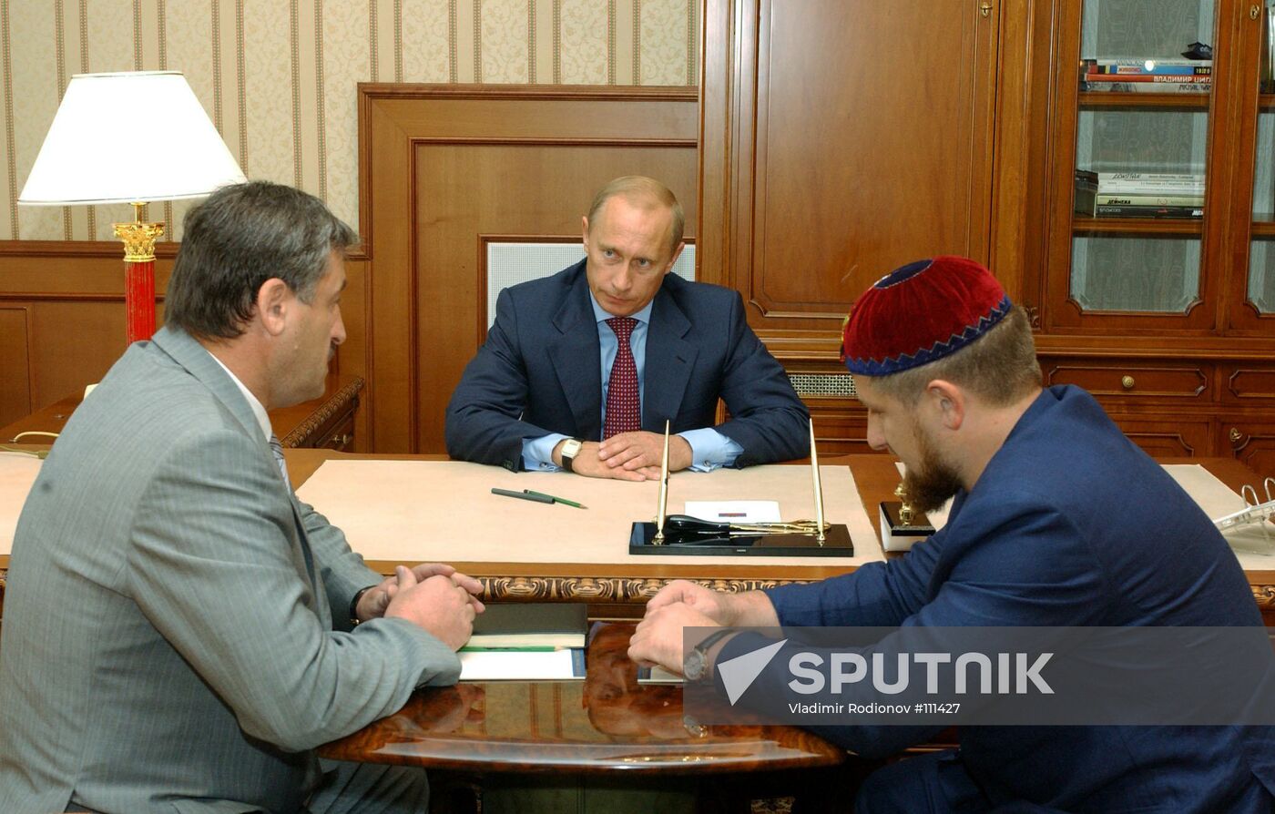 PUTIN ALKHANOV KADYROV MEETING