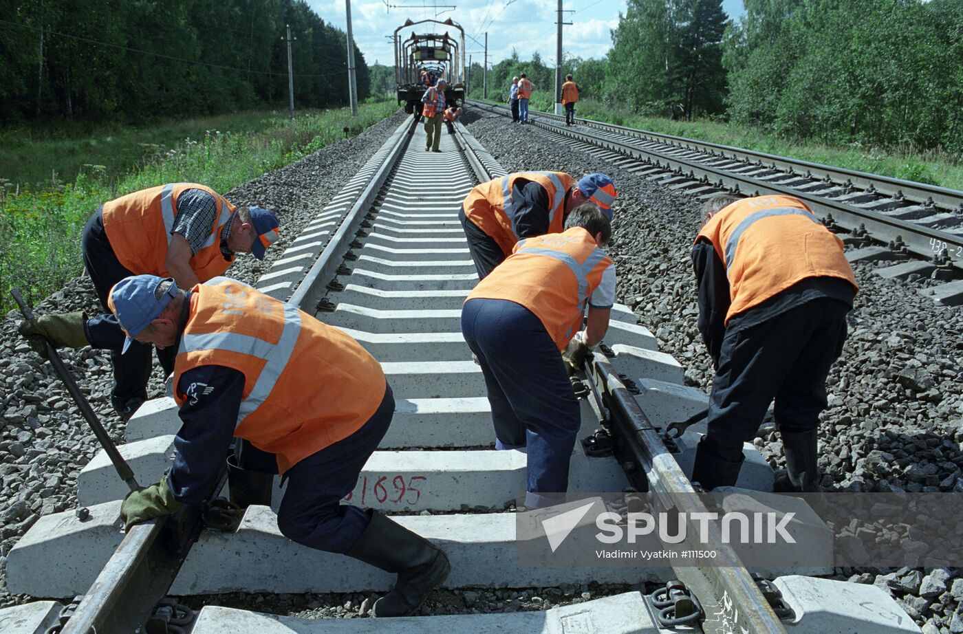 TRACK-LAYING RAILWAY TECHNOLOGY