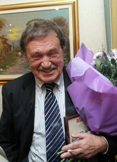 AKSENOV LAUREATE AWARD BOOKER-OPEN RUSSIA