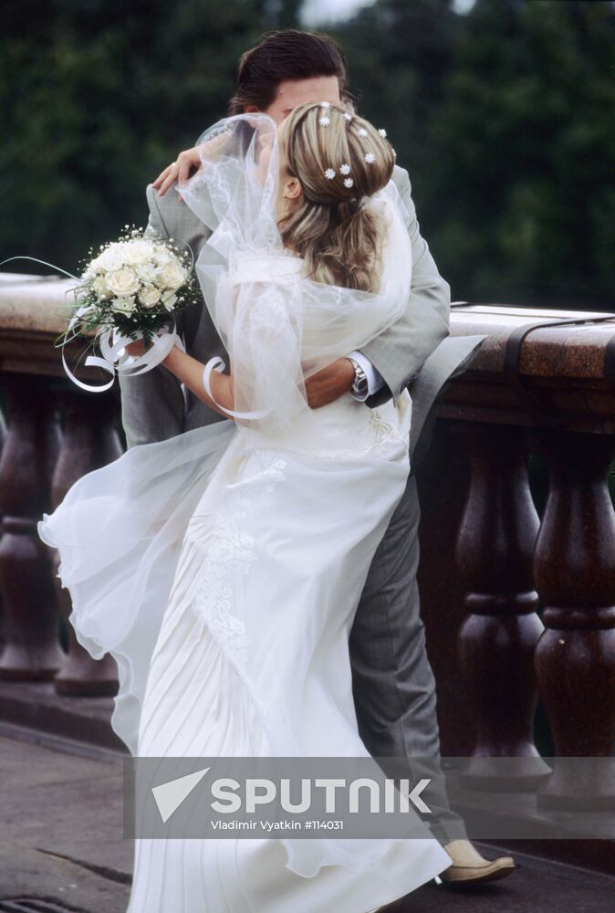 WEDDING NEWLYWEDS