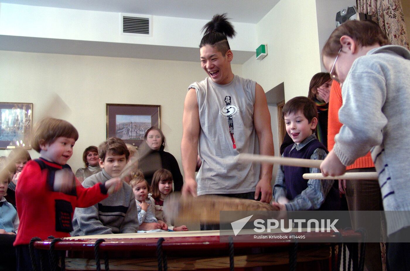 DRUMMERS JAPAN GUEST TOUR RUSSIA CHARITY CONCERT
