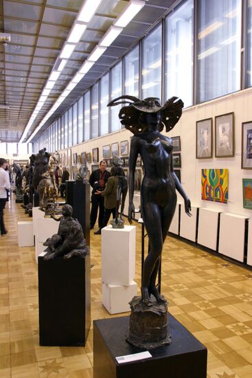 TsDKh ART SHOW HABITATION ENVIRONMENT