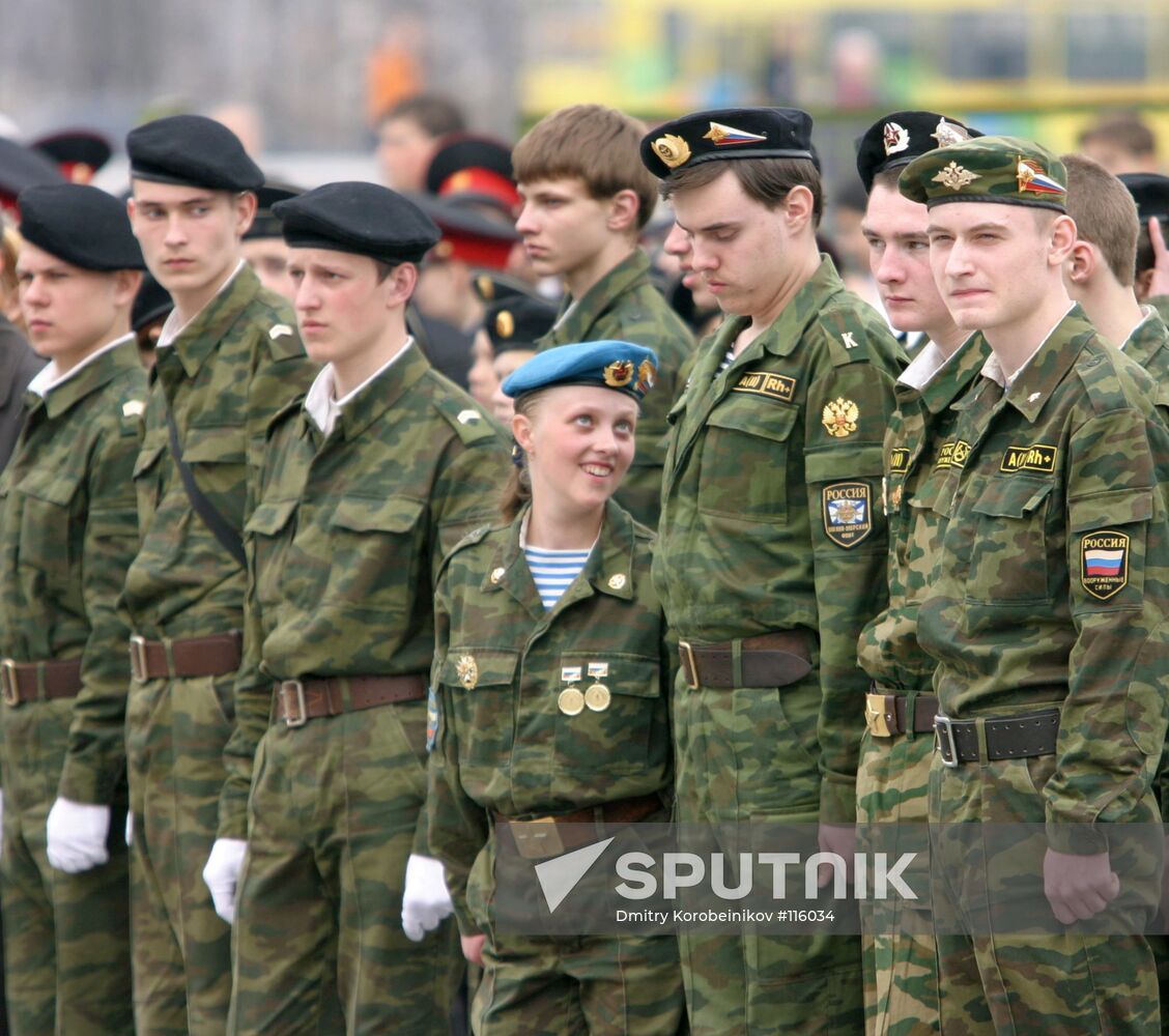 PARADE PATRIOTIC SERVICE CLUBS CADETS