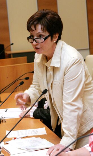 LAKHOVA MEETING WOMEN PARLIAMENTARIANS CIS