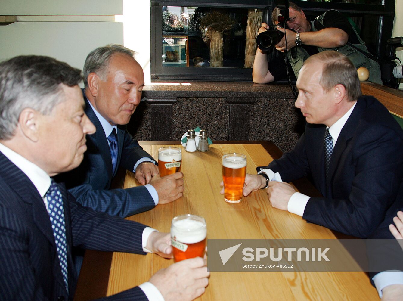 PUTIN NAZARBAYEV SUMIN BEER CAFE