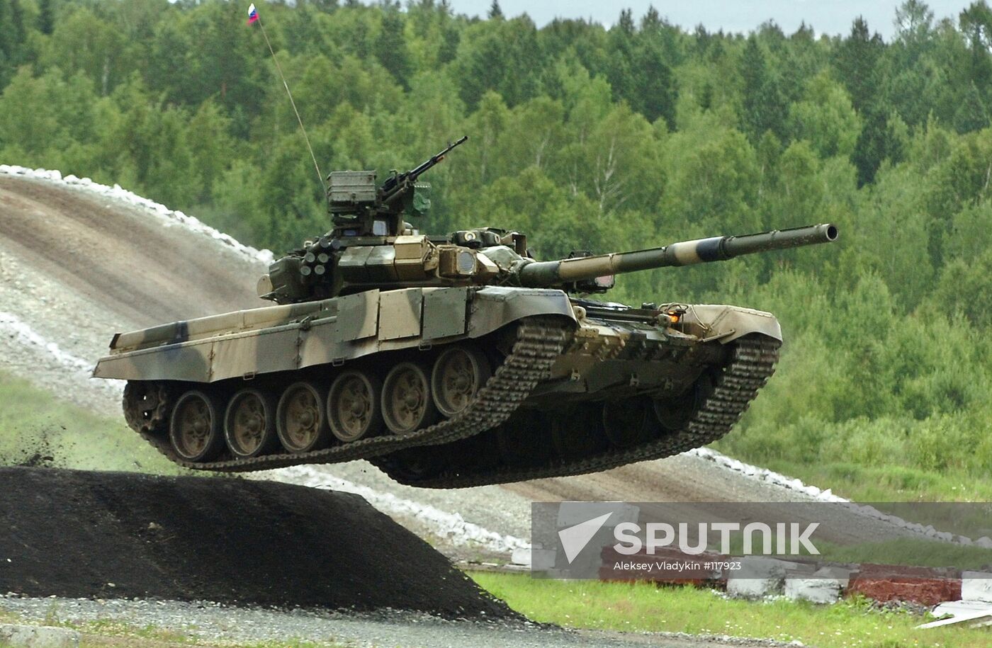 TANK T-90S NIZHNI TAGIL
