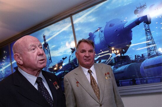 LEONOV KUBASOV