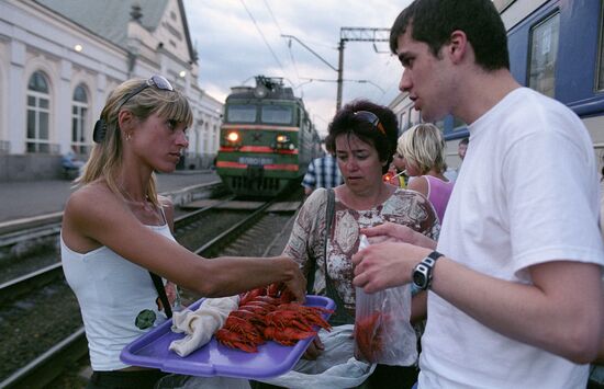 TRADE CRAYFISH VENDOR RAILROAD STATION