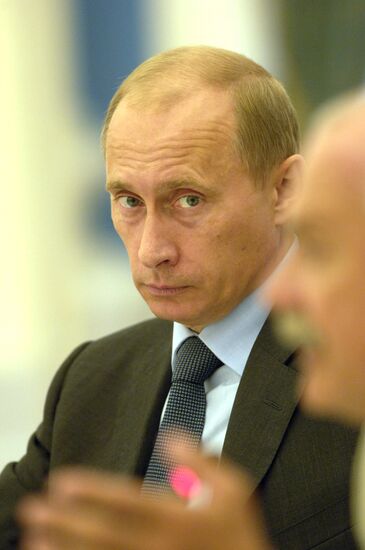 PUTIN MIKHALKOV