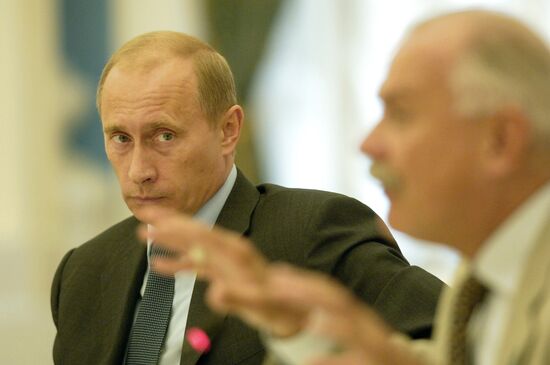 PUTIN MIKHALKOV