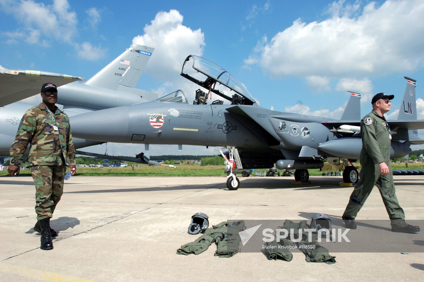 PILOTS MAKS 2005