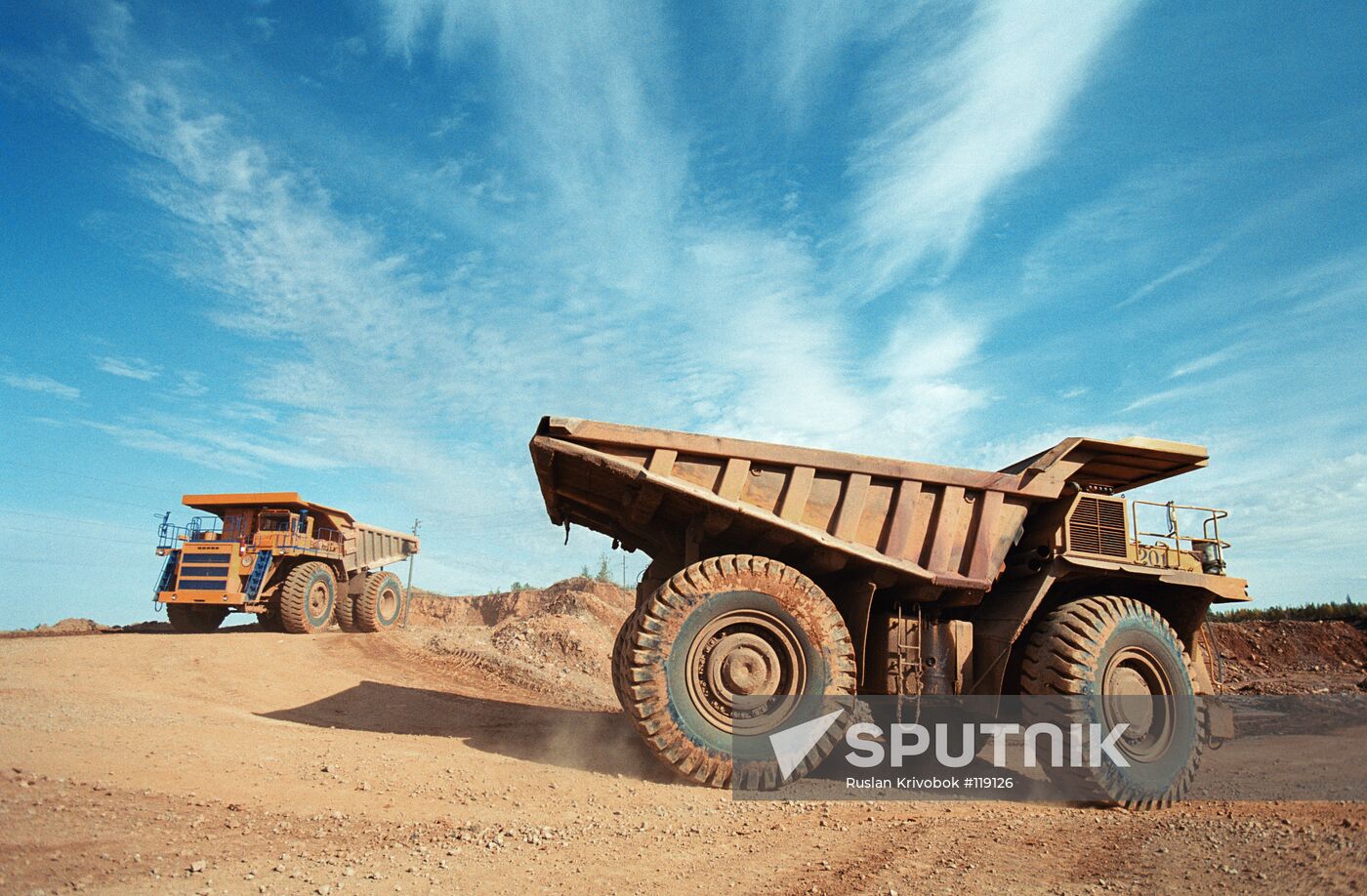 LARGE DUMP TRUCKS