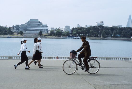 embankment river Taedong
