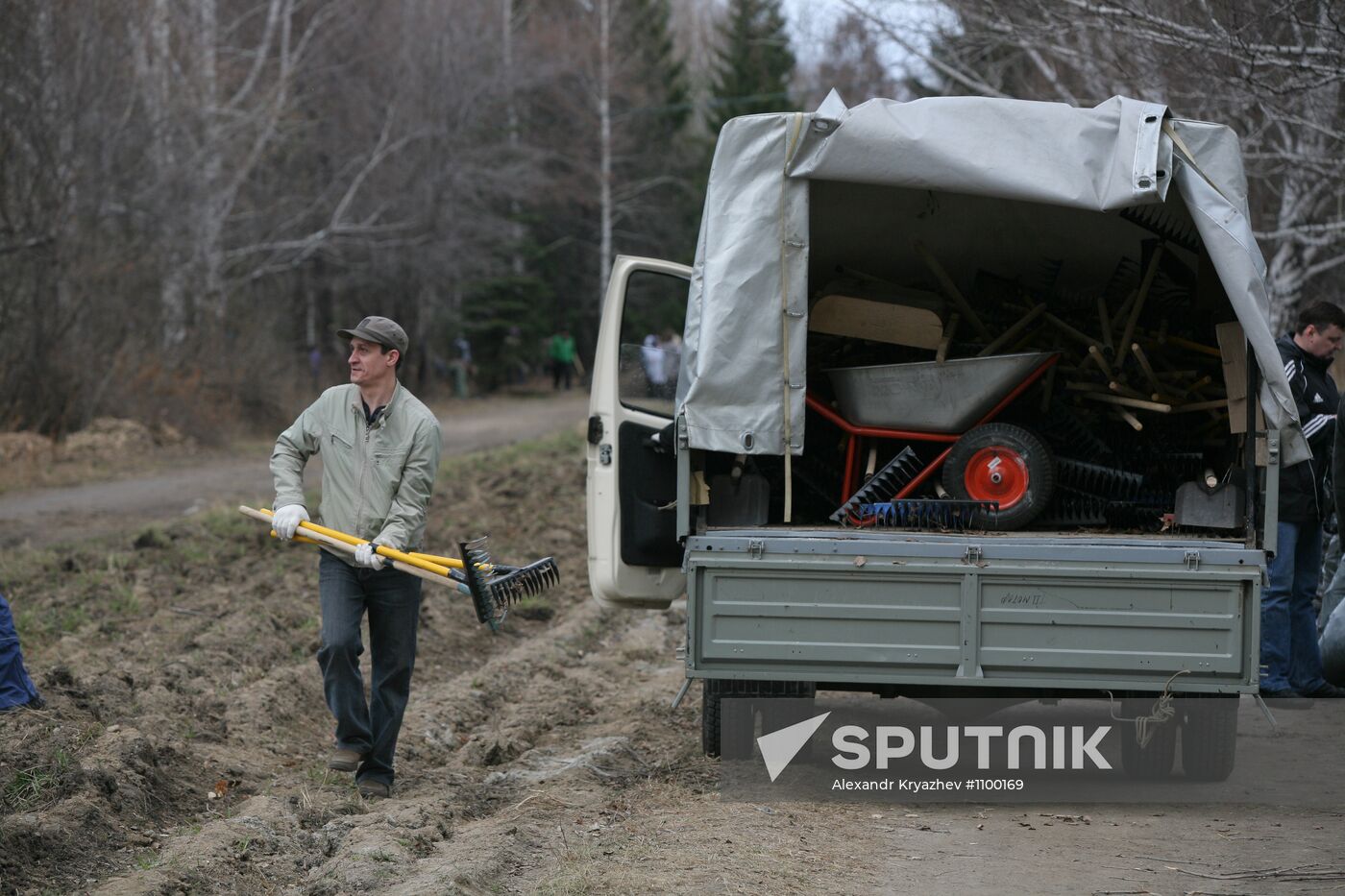 Saturday clean-ups in Russian cities