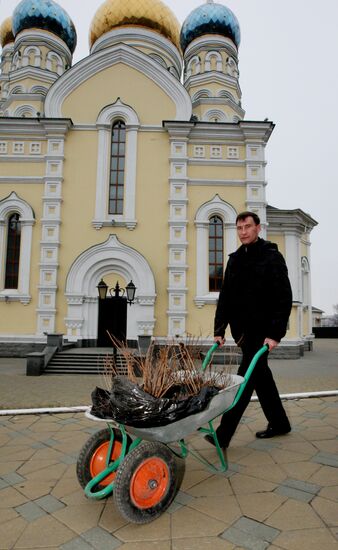 Saturday clean-ups in Russian cities