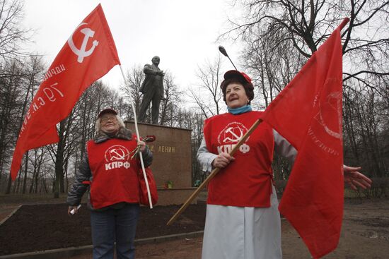 Lenin monument unveiled in Krasny Sele after restoration