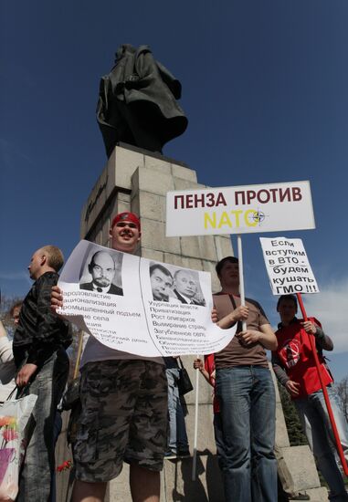March and rally against NATO base deployment in Ulyanovsk