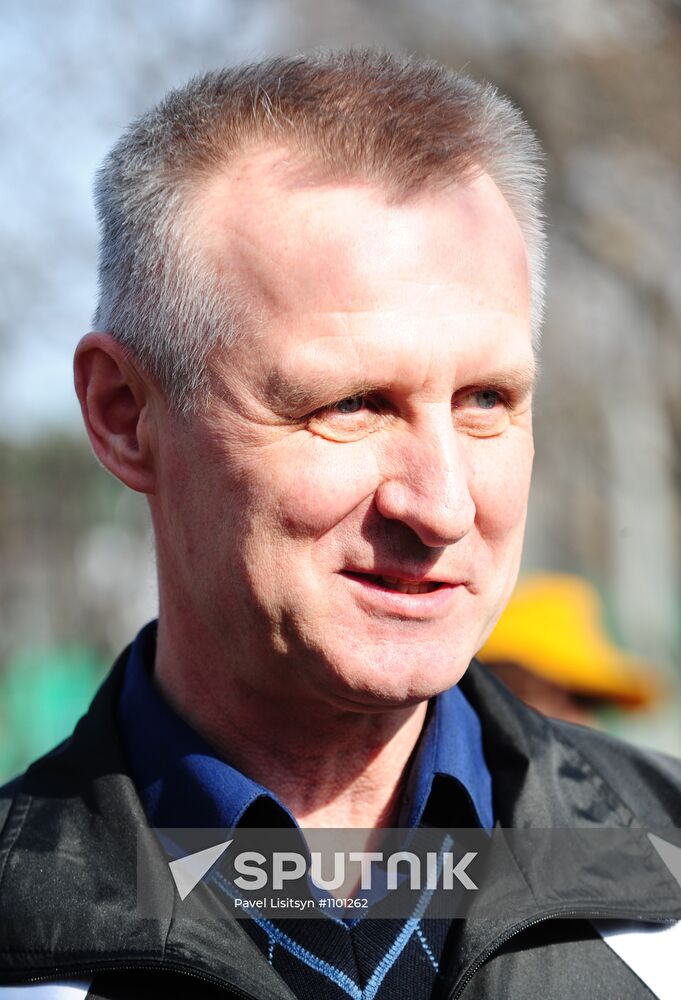 Volunteer clean-up day in Russia