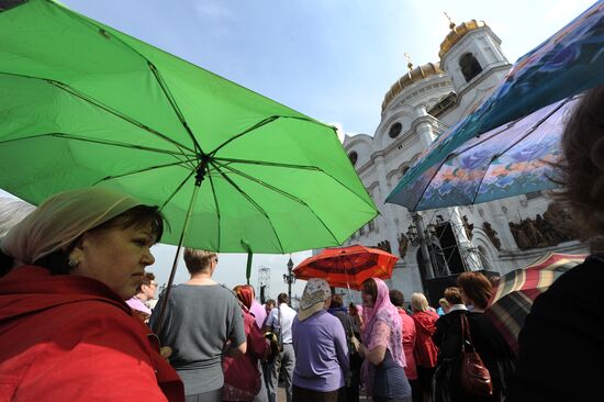 Procession and prayer standing in defense of the faith