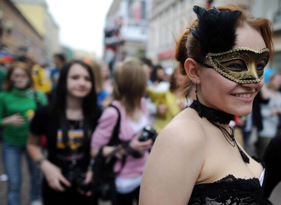 Annual soap bubble festival held in Moscow