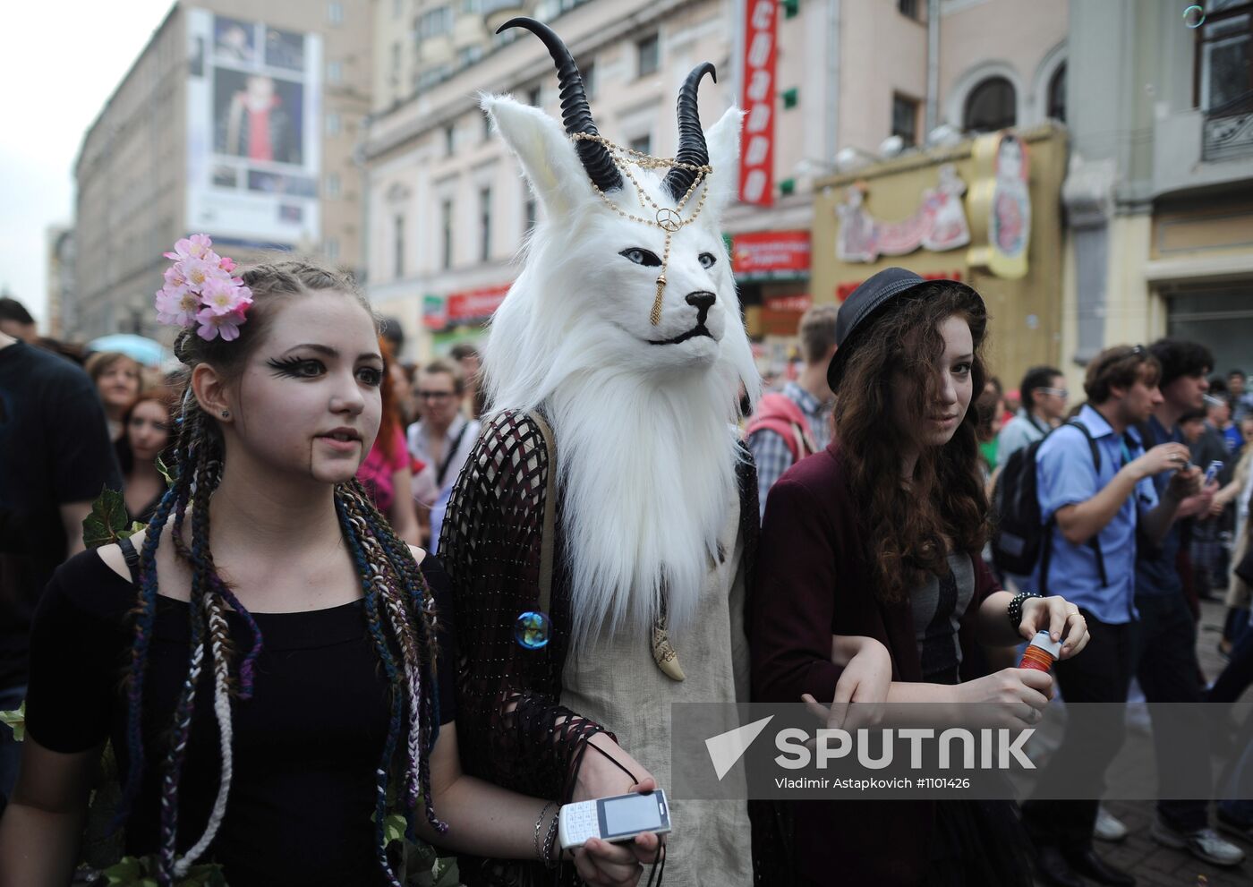 Annual soap bubble festival held in Moscow