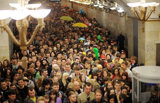 Annual soap bubble festival held in Moscow