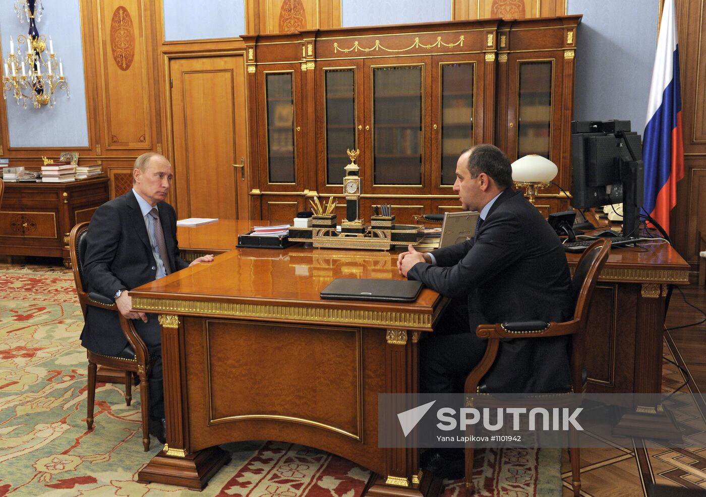 Vladimir Putin meets with Rashid Temrezov