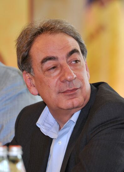 News conference over Chereshnevy Les arts festival opening