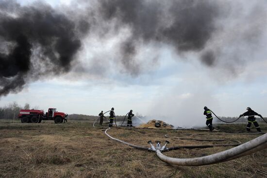 Russia MChS training to put out forest fires in Moscow
