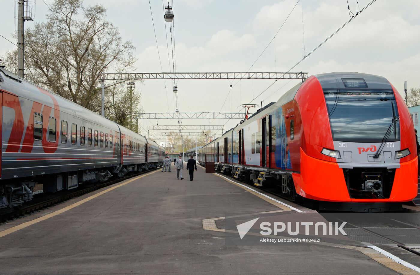 New Lastochka electric train at Rizhsky Railway Terminal