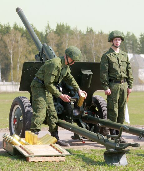 Fireworks division drills for Victory Day