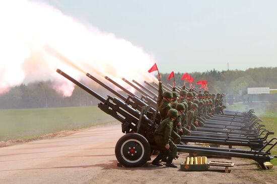 Fireworks division drills for Victory Day