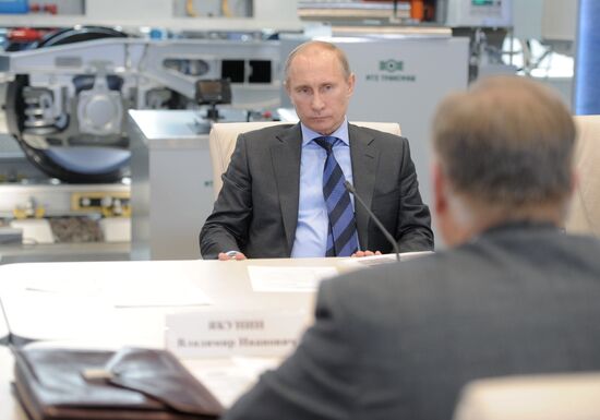 Putin visits RZhD Scientific and Technical Development Center