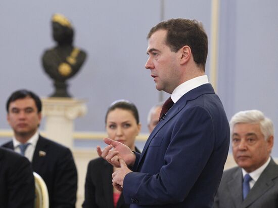 Dmitry Medvedev meets with United Russia