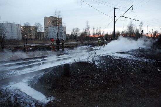 Fire at Ruchyevaya petroleum depot in St.Petersburg