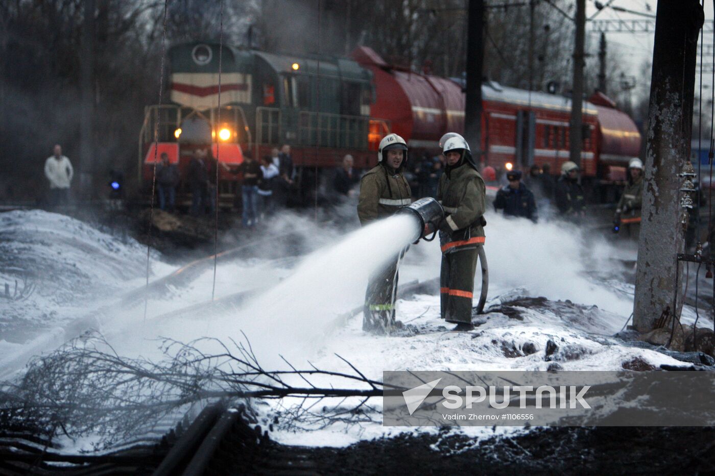 Fire at Ruchyevaya petroleum depot in St.Petersburg