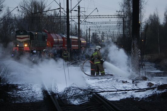 Fire at Ruchyevaya petroleum depot in St.Petersburg