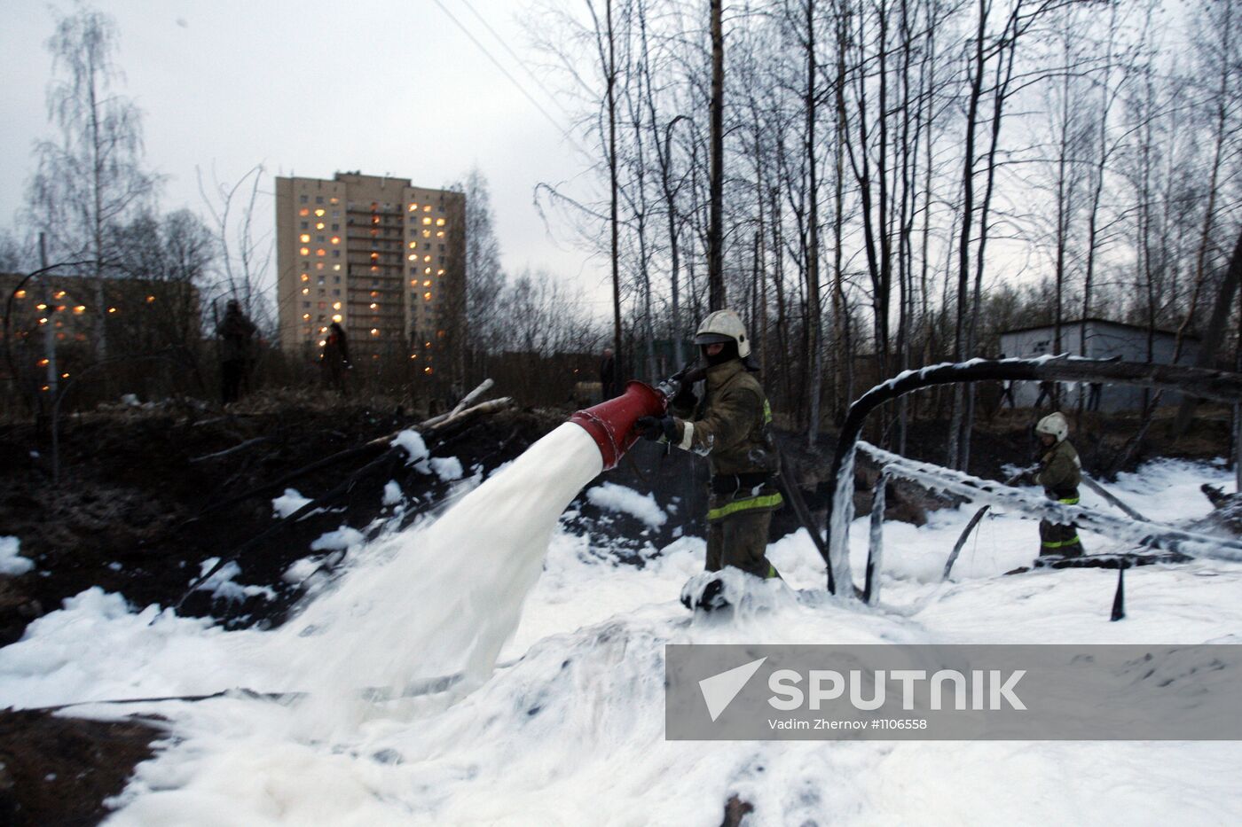 Fire at Ruchyevaya petroleum depot in St.Petersburg