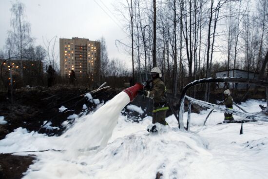 Fire at Ruchyevaya petroleum depot in St.Petersburg