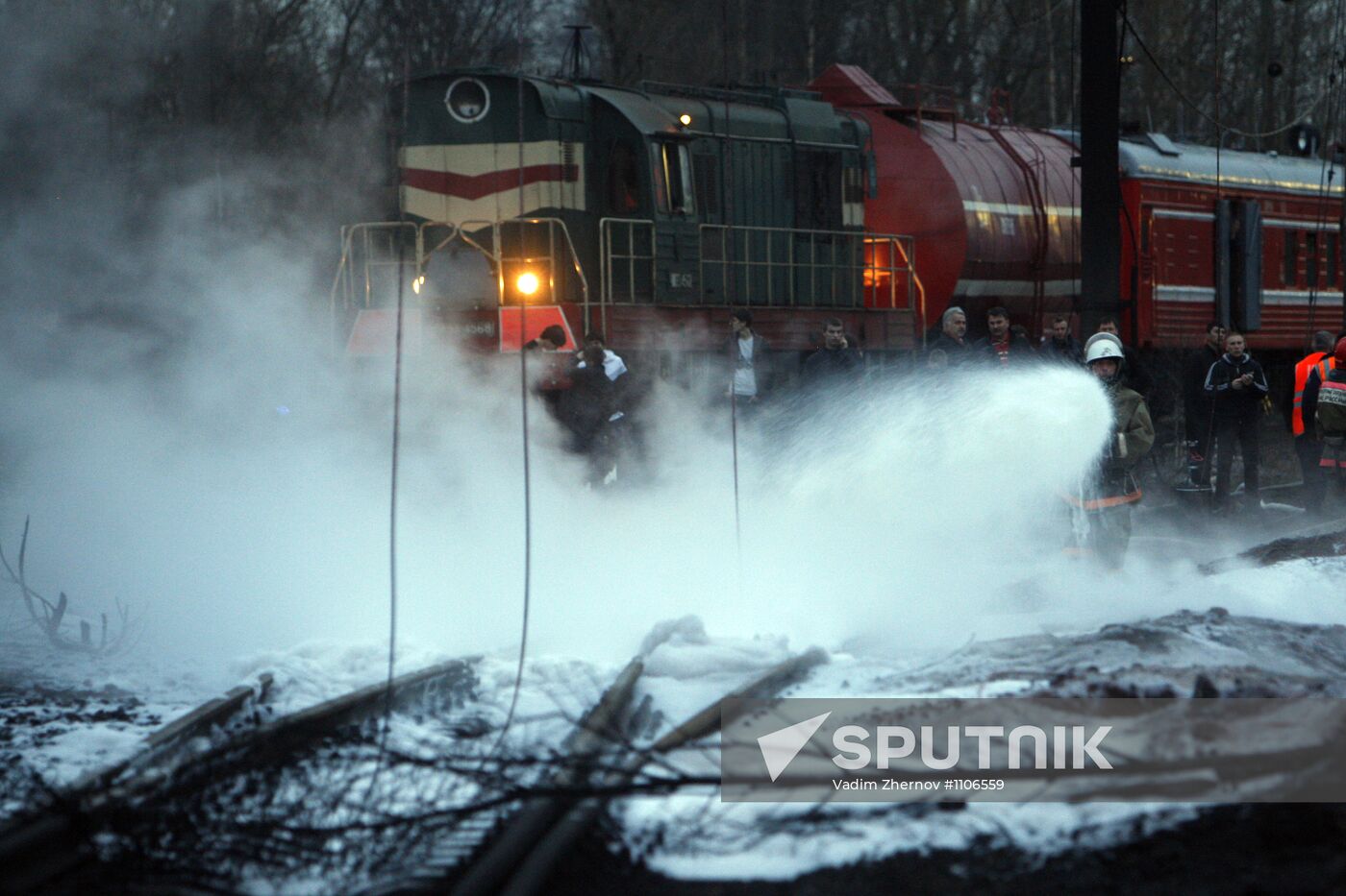 Fire at Ruchyevaya petroleum depot in St.Petersburg