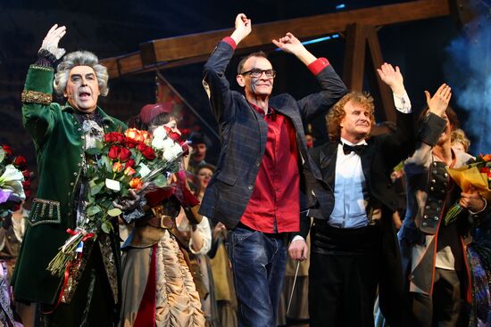 Premiere of "Fan-Fan Tulpan" show