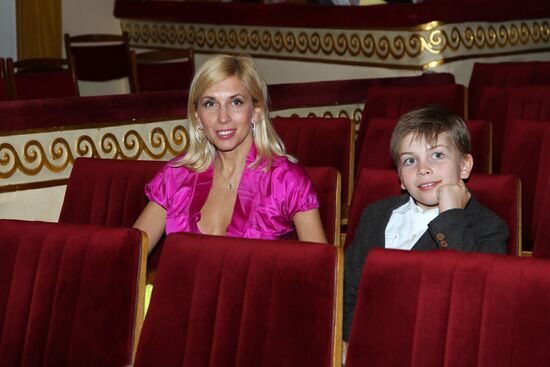 Premiere of "FanFan Tulpan" play