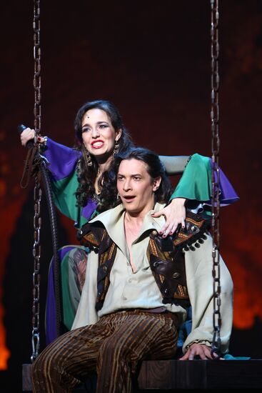 Premiere of "FanFan Tulpan" play