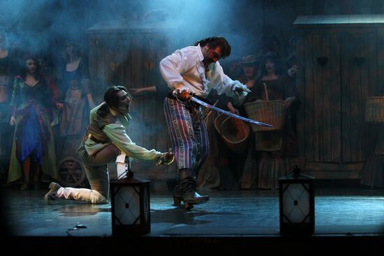 Premiere of "Fan-Fan Tulpan" play