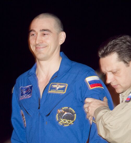 Crewmembers of 30th long-term mission at ISS welcomed back home