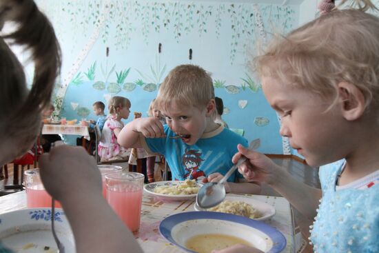Meals in kindergarten in village of Yekaterininskoe, Omsk Region