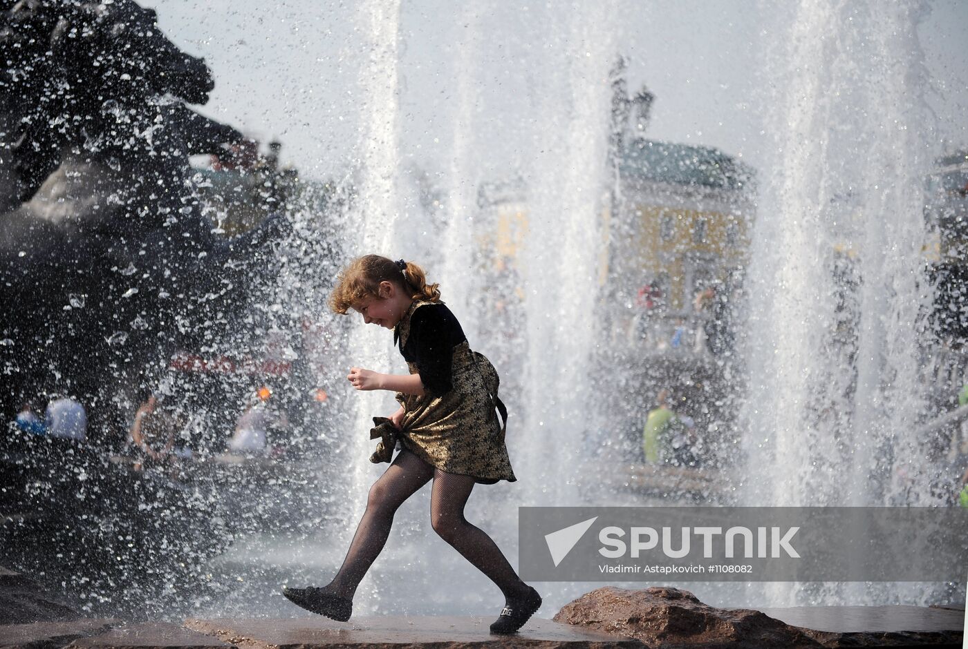 Heat wave hits Moscow