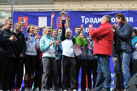 Athletics relay race on Garden Ring road