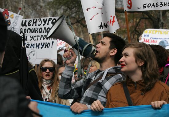 May Day "Monstration" in Novosibirsk