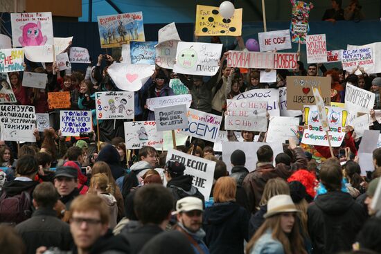 May Day "Monstration" in Novosibirsk